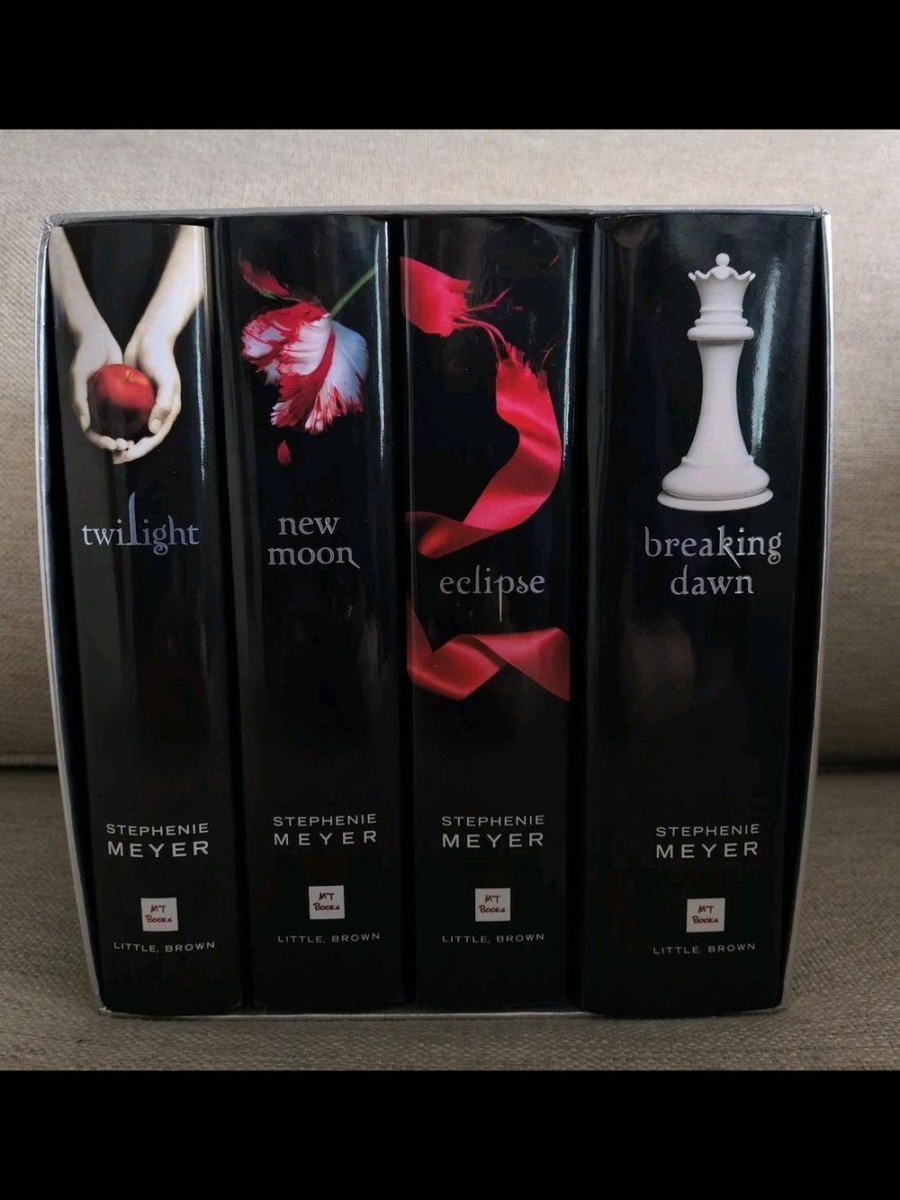 Twilight Series Book Set - Picture 2 of 6